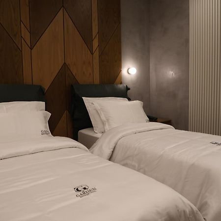 Garden Boutique Hotel ティラナ エクステリア 写真