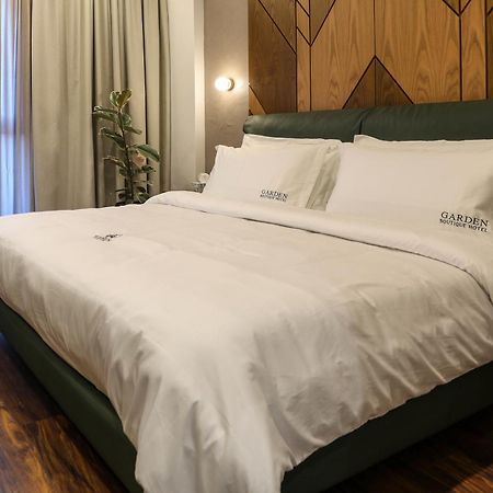 Garden Boutique Hotel ティラナ エクステリア 写真