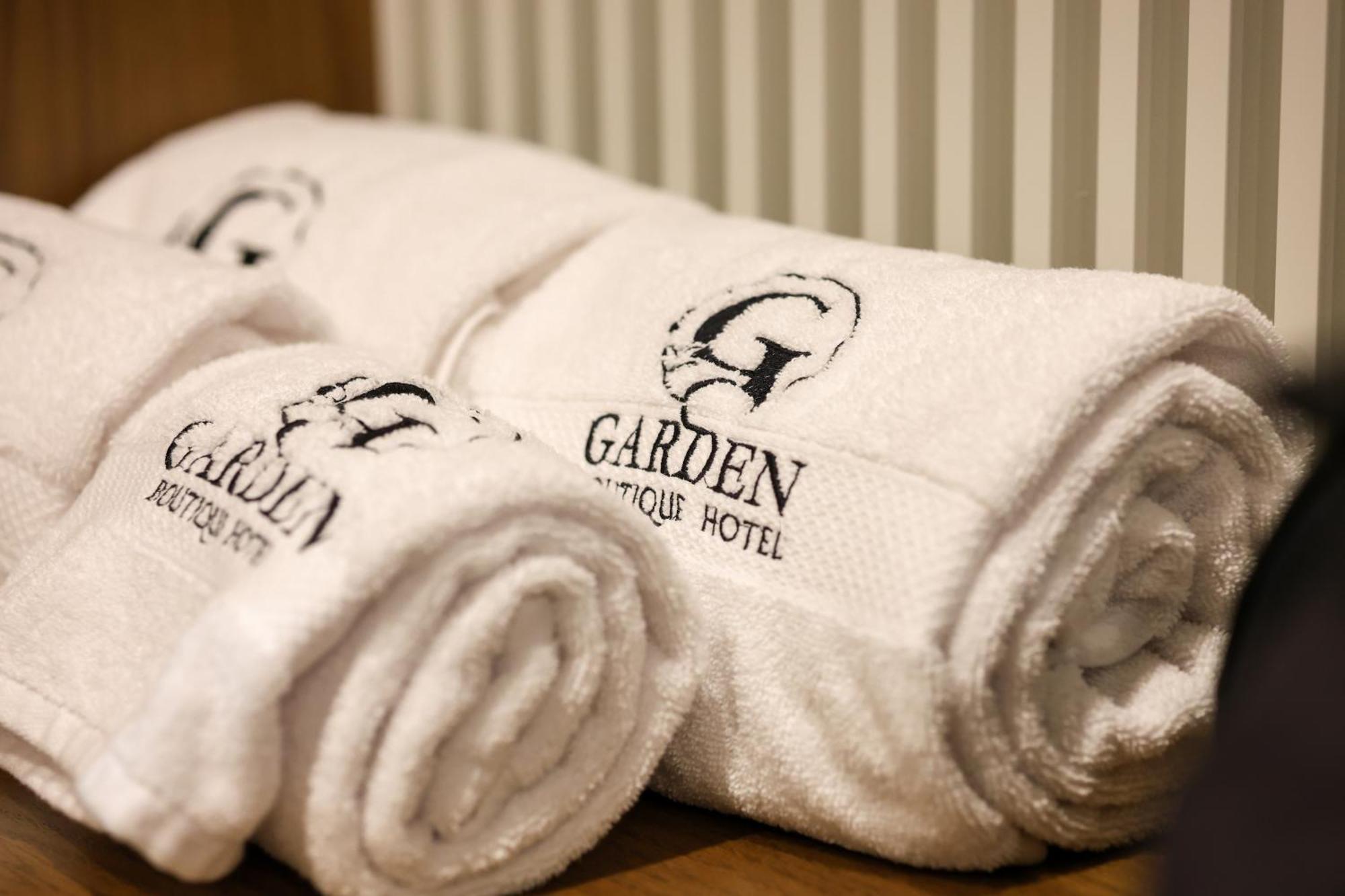 Garden Boutique Hotel ティラナ エクステリア 写真