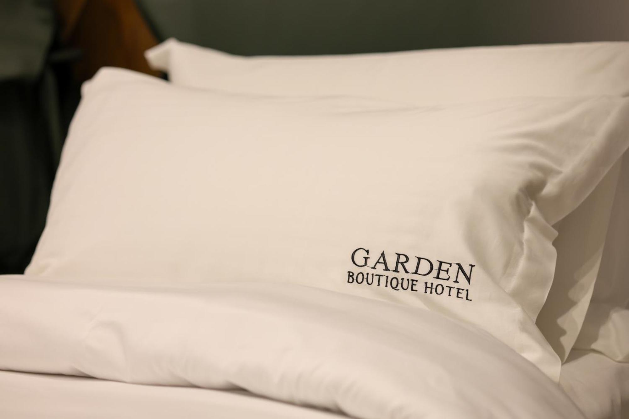 Garden Boutique Hotel ティラナ エクステリア 写真