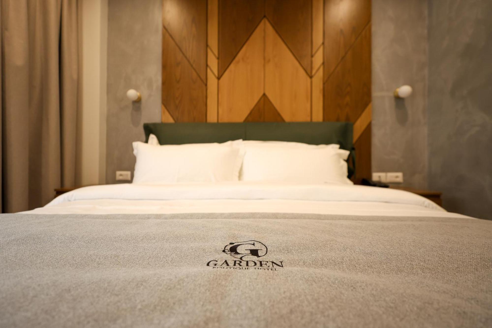 Garden Boutique Hotel ティラナ エクステリア 写真