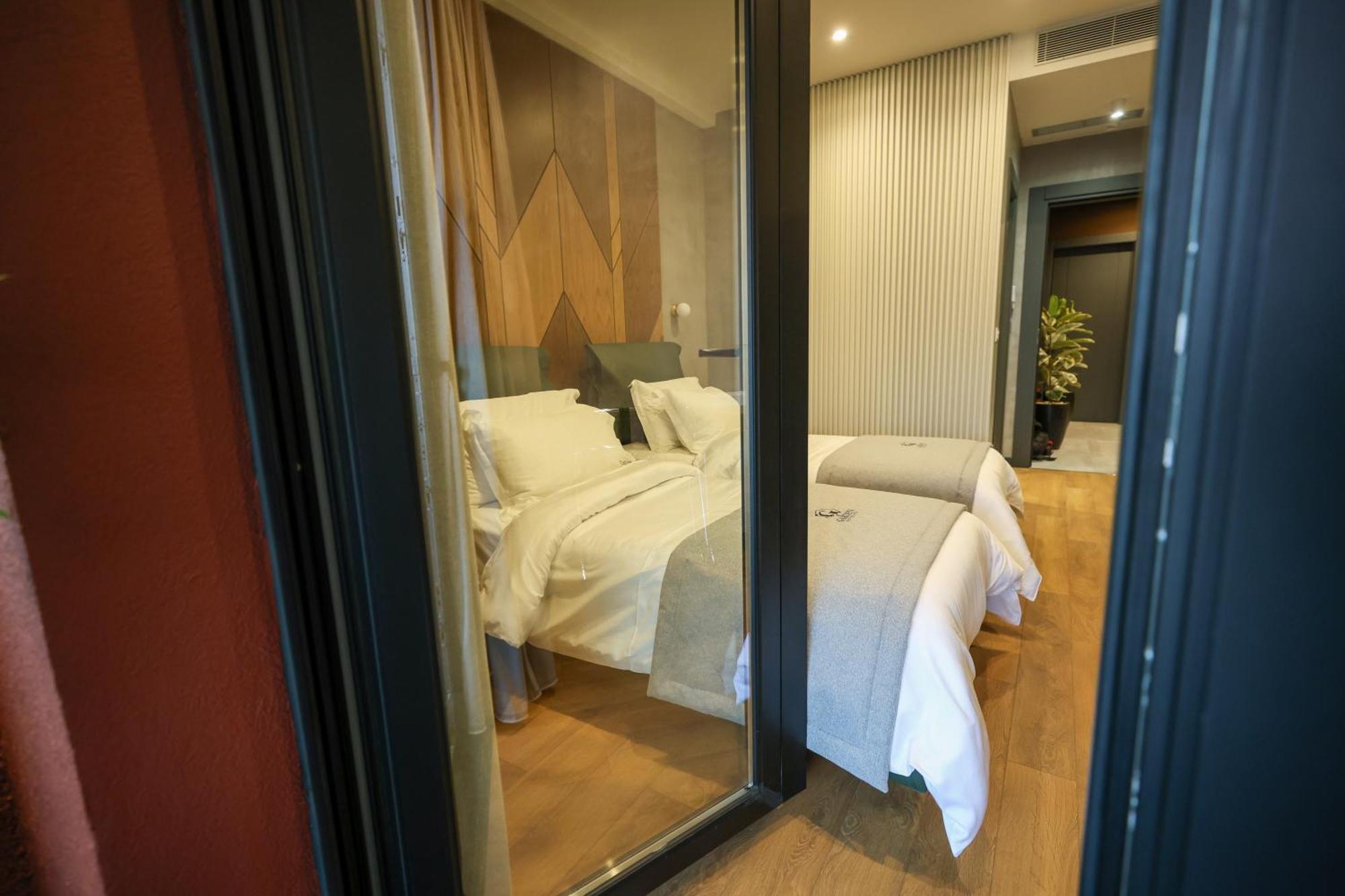 Garden Boutique Hotel ティラナ エクステリア 写真