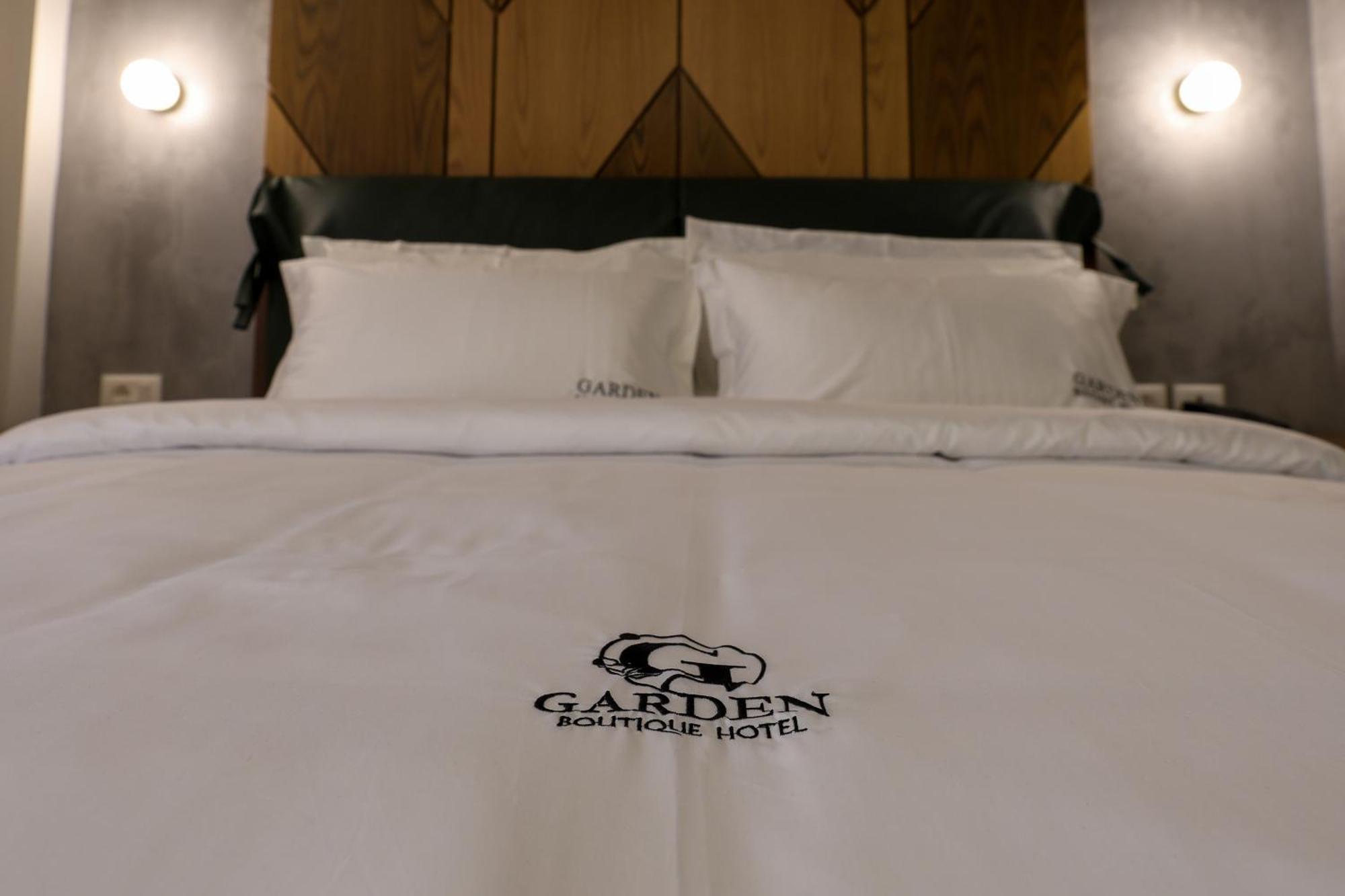 Garden Boutique Hotel ティラナ エクステリア 写真