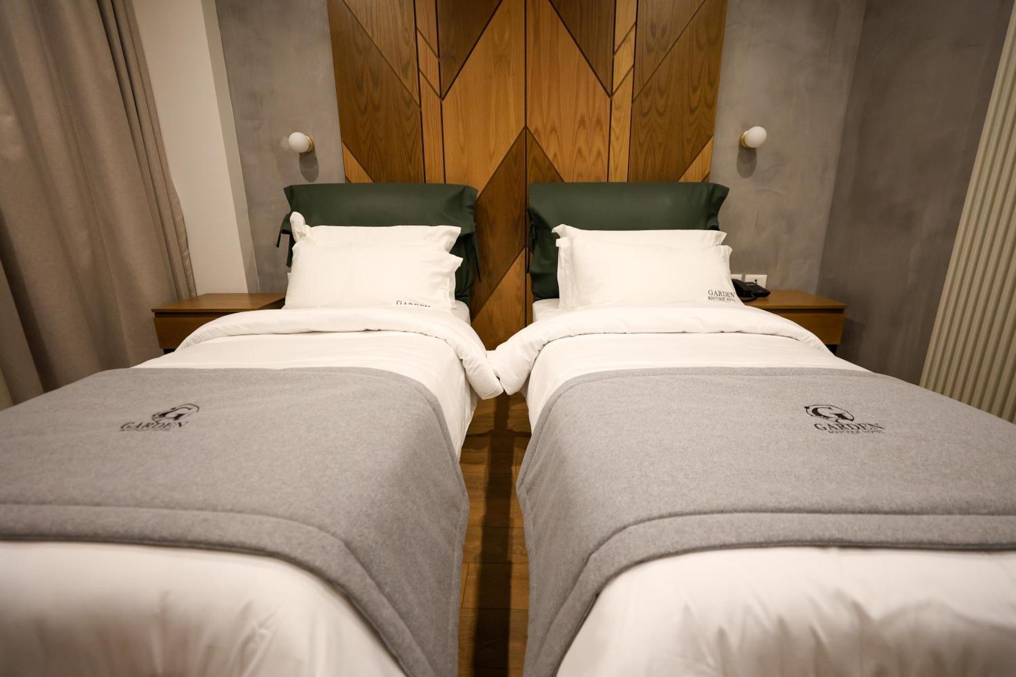 Garden Boutique Hotel ティラナ エクステリア 写真