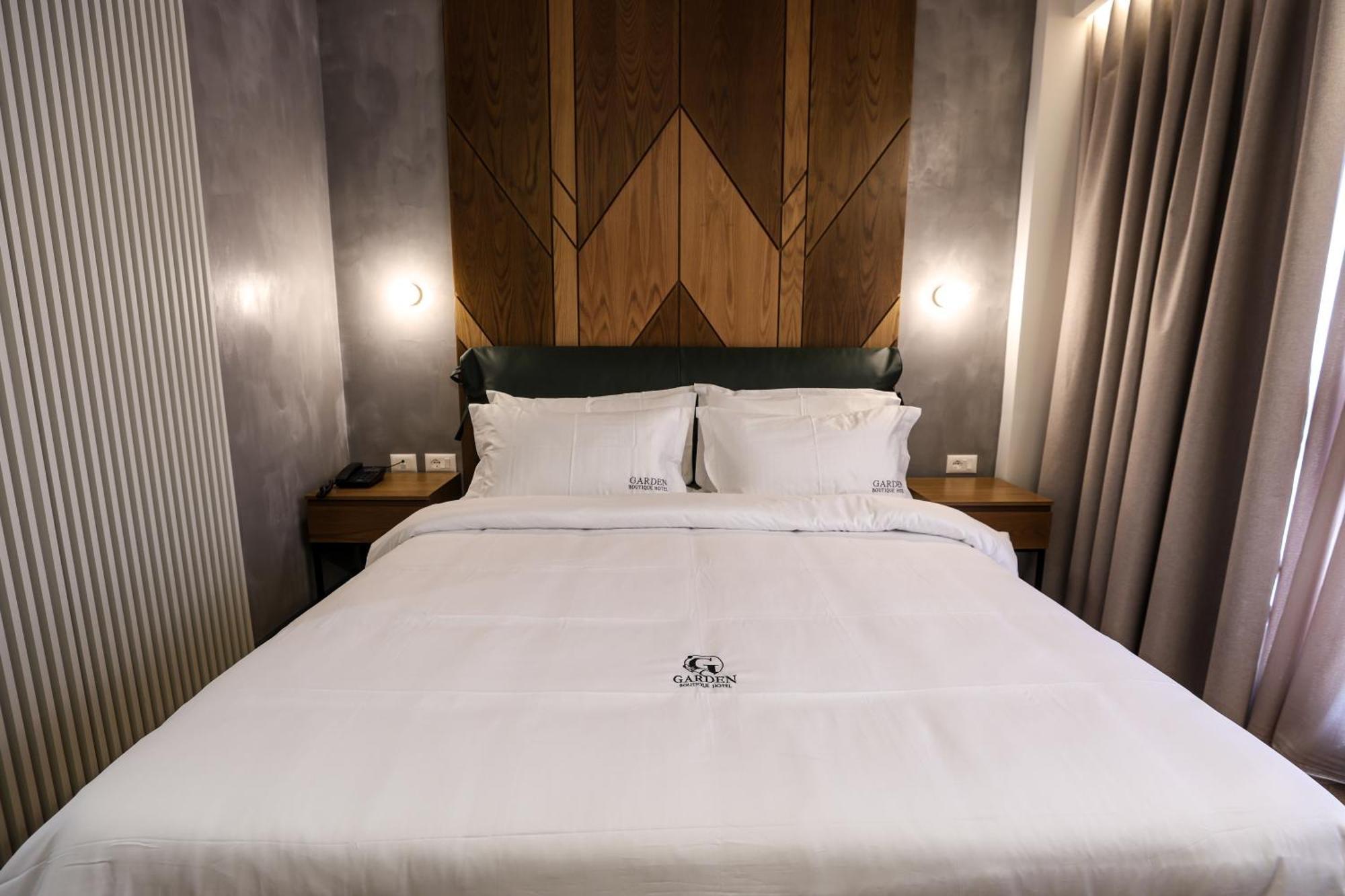 Garden Boutique Hotel ティラナ エクステリア 写真